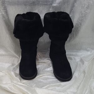 Skechers Big Button Slouchy Tall Suede  Winter Boots Women's size 7.5